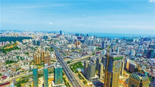 加盟海特卖进口零食在海门市开店什么位置好，海门市新奇独特创业是加盟的好还是自己开店好