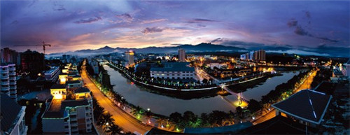 梦见盖房子吃饭是什么预兆（梦见盖伙房）